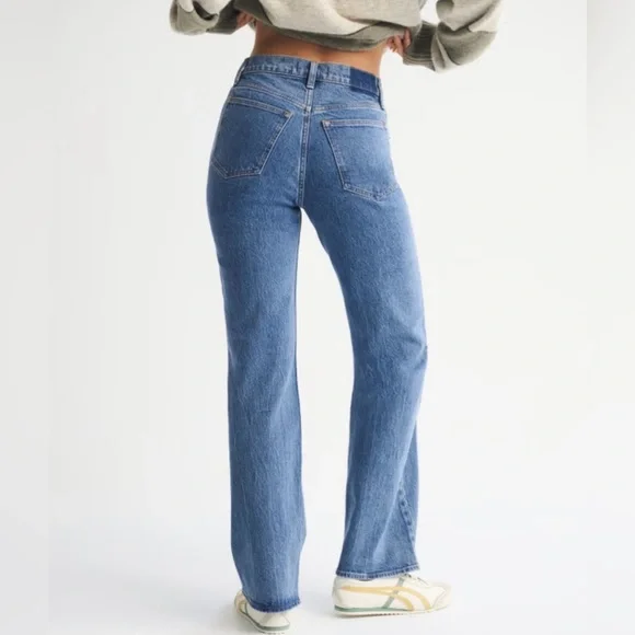 Abercrombie & Fitch high rise 90’s relaxed Jean size 32 - Picture 3 of 9